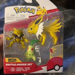 Pokémon Battle Figures Abra,Chikorita, and Jolteon NIP
